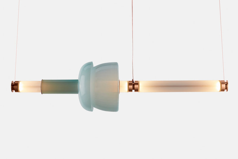 A chandelier for a modern household, the Gabriel Scott Luna Kaleido 1 Tier Chandelier is designed to offer infinite interpretations. Option D comes with Cygnus and Carina glass beads. The Carina glass bead is available in either a Smoothed or Twisted finish, and the Cygnus glass bead is available in Twisted, Bubbled or Smoothed finish.